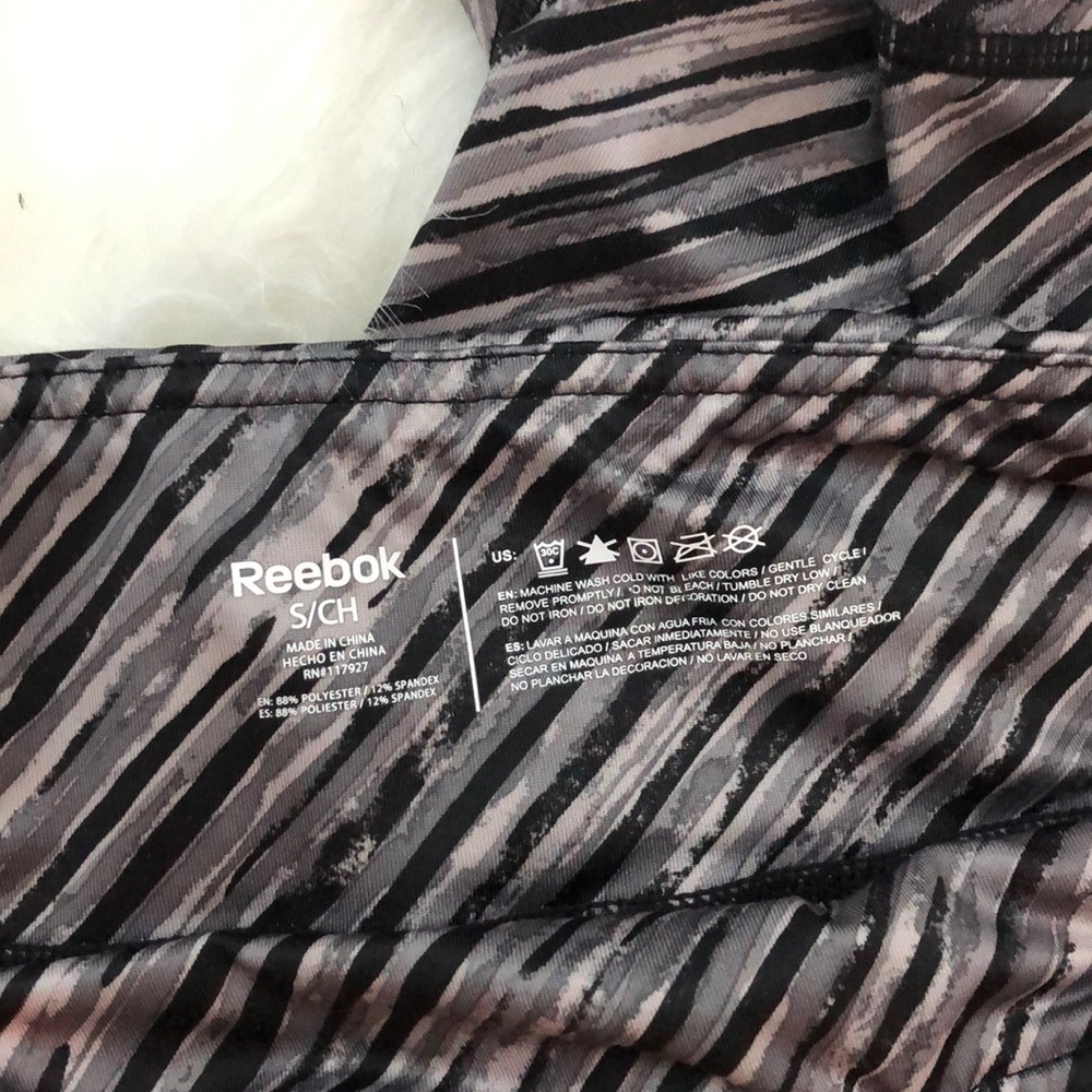 Reebok workout capris - Picture 2 of 3